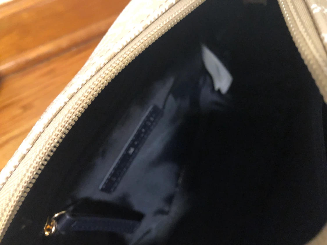 Tommy Hilfiger Monogram Crossbody Bag - photo 5