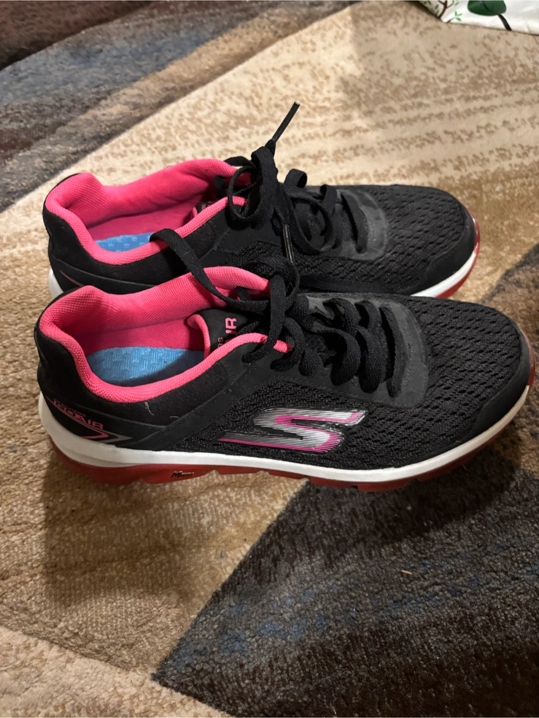 Sketchers size 7 like new condition