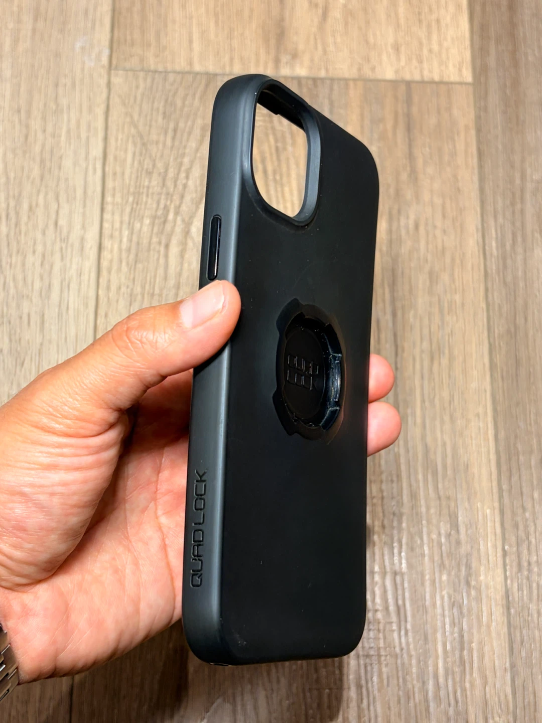 IPHONE 15 PLUS SEULEMENT – Coque Quad Lock officielle avec boîte - photo 3