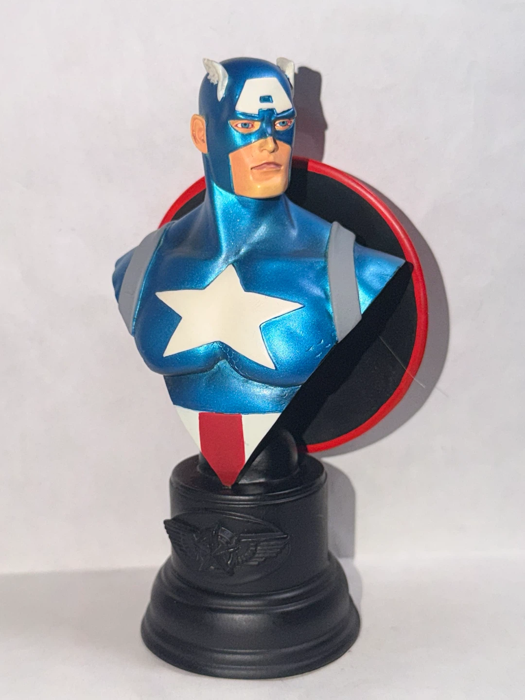 Bowen Designs Captain America Limited Edition Bust - photo 2