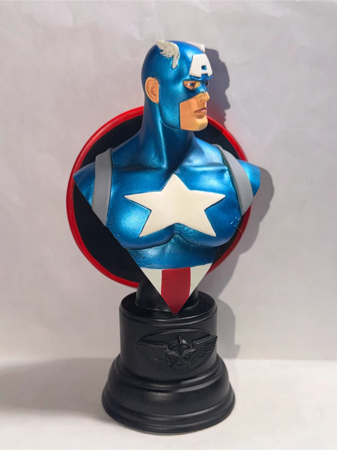 Bowen Designs Captain America Limited Edition Bust - photo 3
