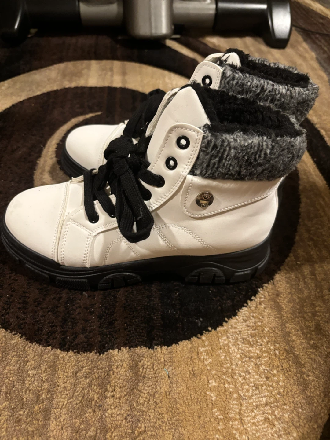 New winter boots size 7.5