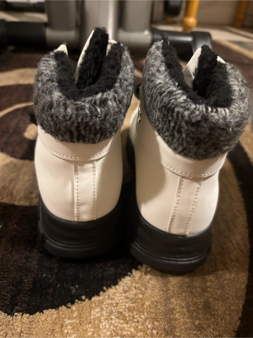 New winter boots size 7.5 - photo 2