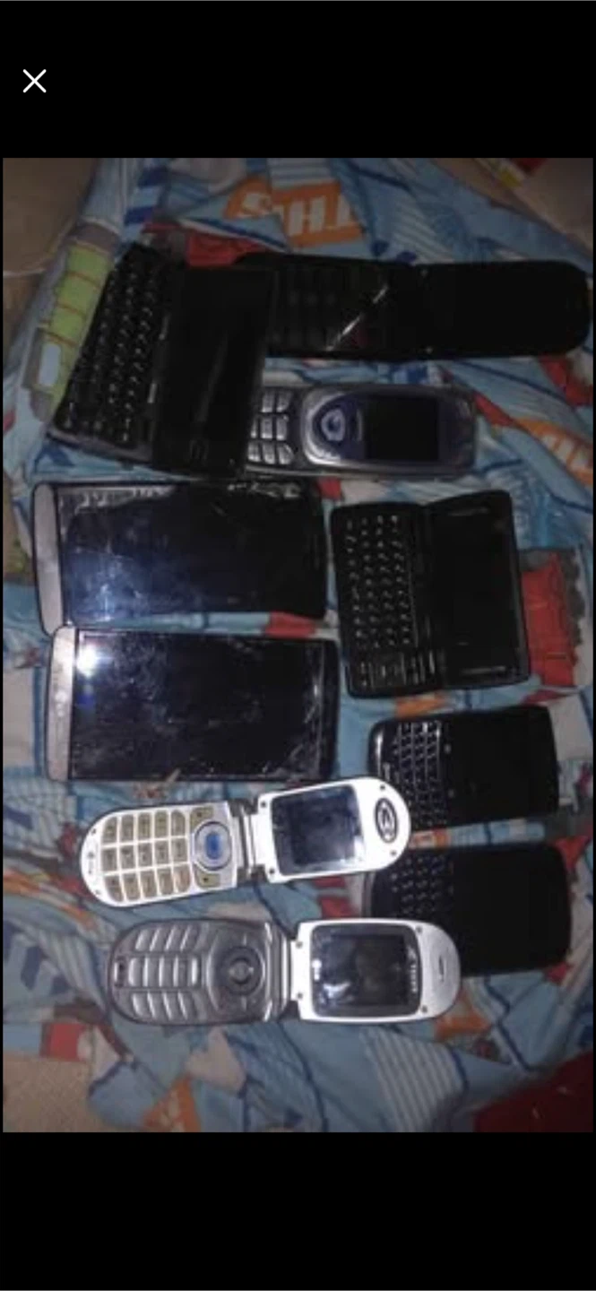 Assorted Cell Phones Bundle