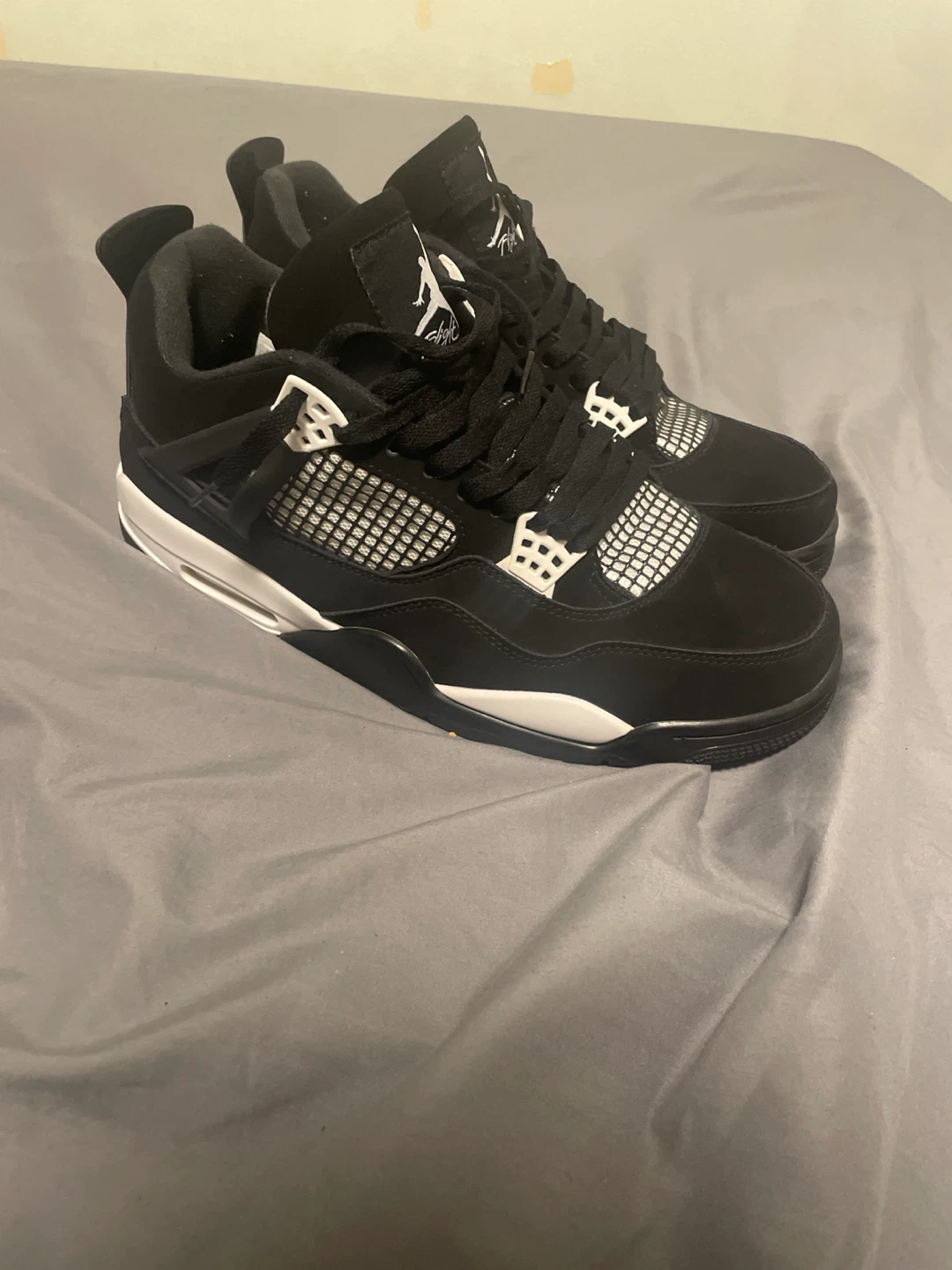 Air Jordan 4 white thunder
