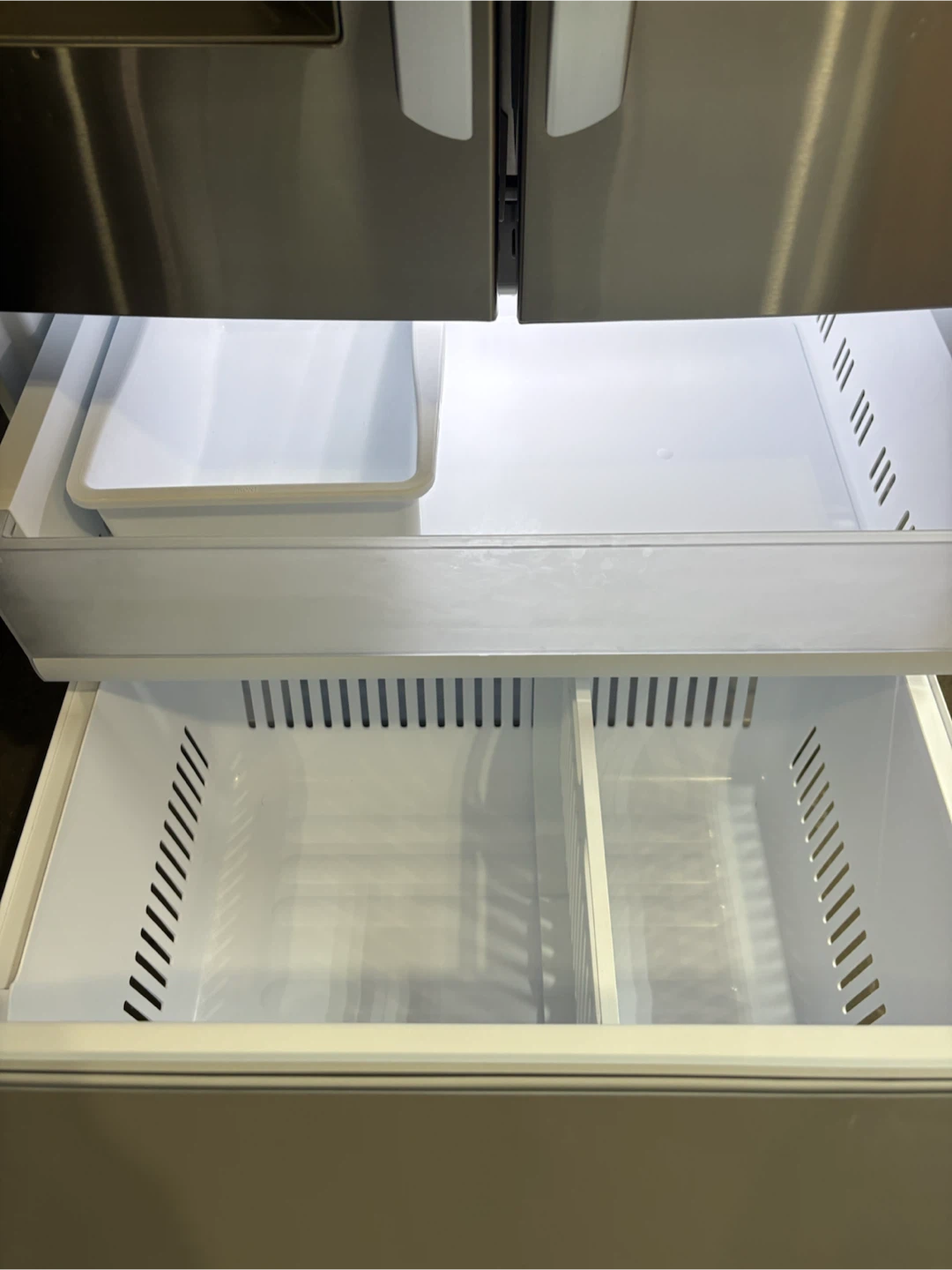33 inch french door Stainless Fridge - photo 3