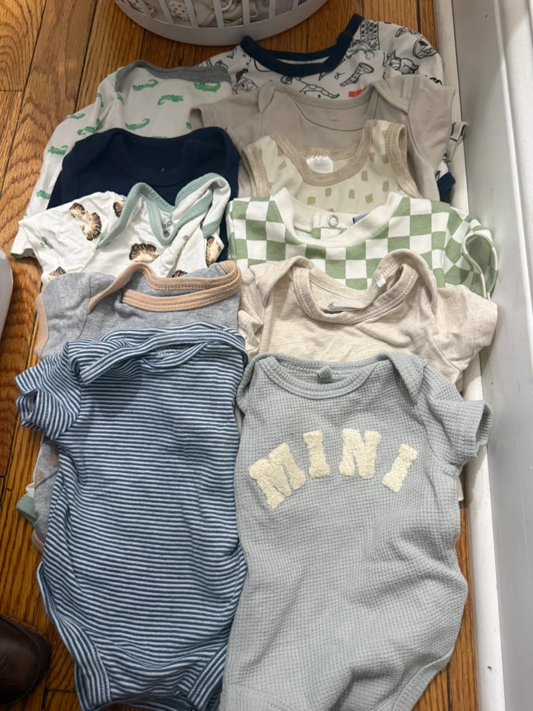 Clothes baby boy 0-6 - photo 2