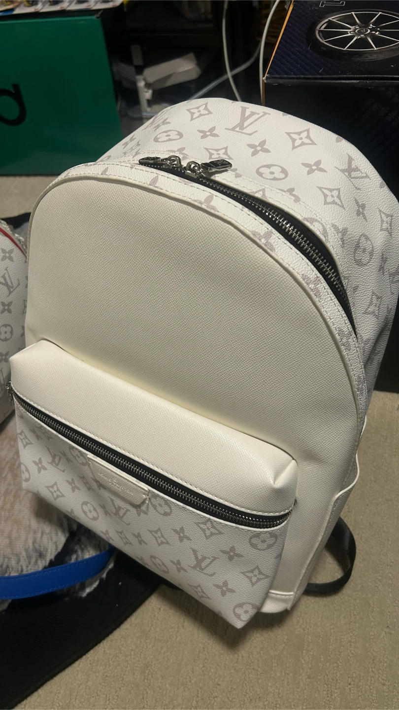 White LV x NBA duffle bag + white LV backpack - photo 3