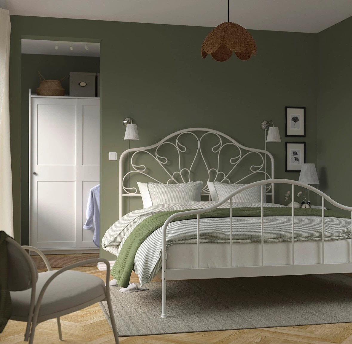 IKEA Queen metal  bed frame *Free delivery - photo 2