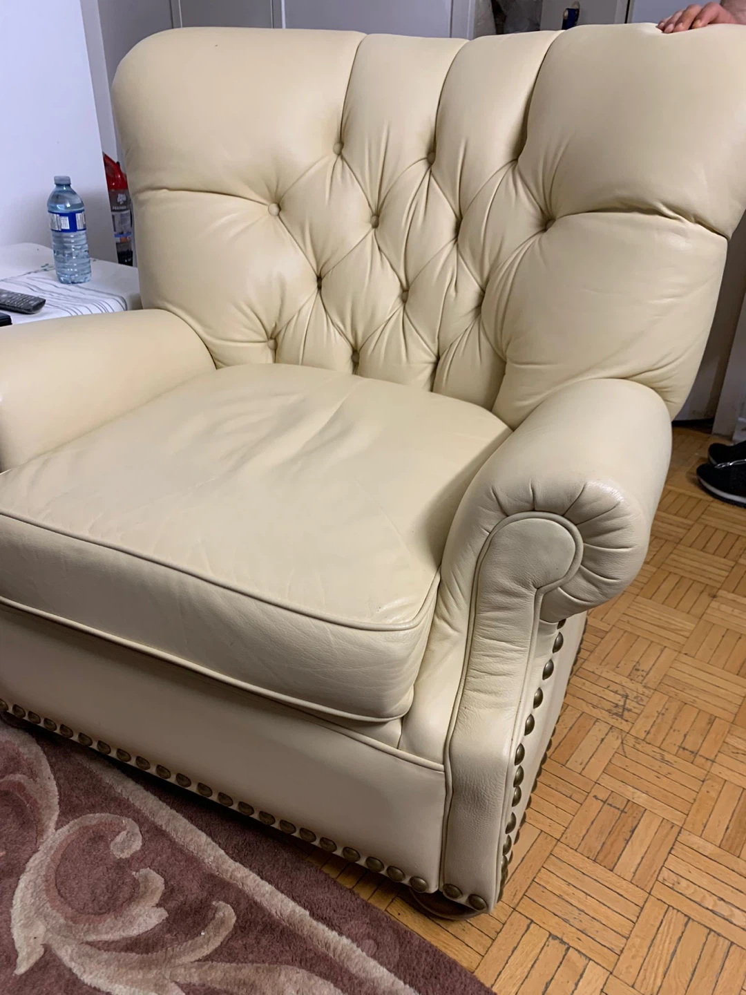 Cream Leather Tufted Armchair - photo 2