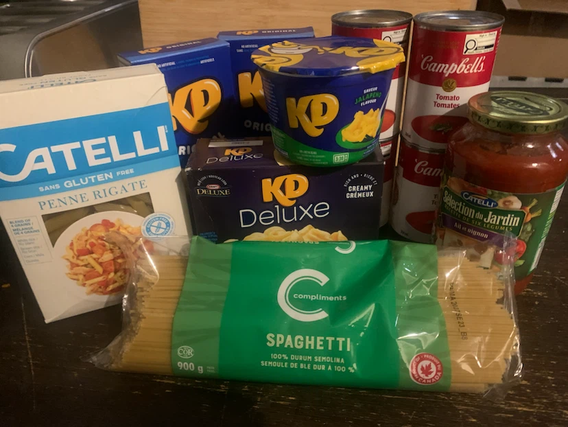 Food staples KD, pasta, tomato sauce and soups (11 pcs)