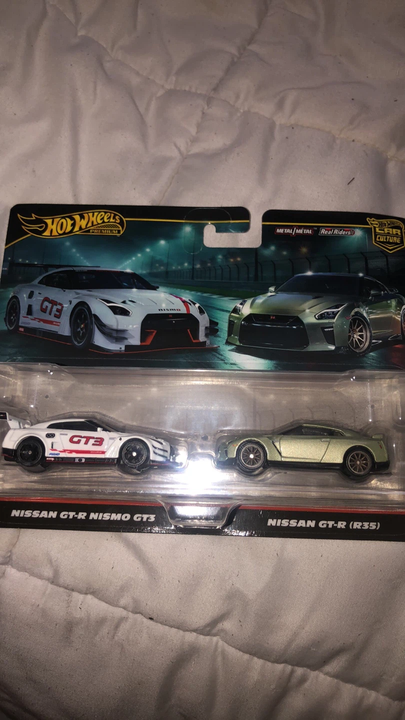 Nissan GTR set of 2