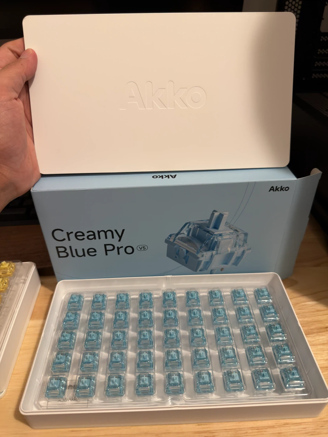 Akko Creamy Blue Pro V5 Mechanical Keyboard Switches (45 pcs) - photo 3