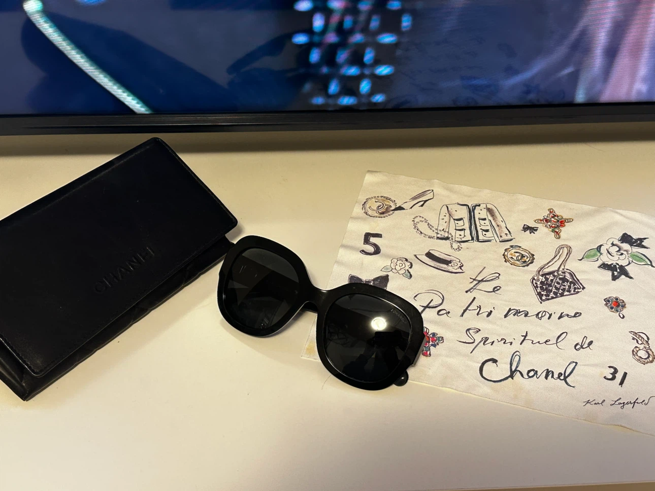 Chanel Sunglasses - photo 3
