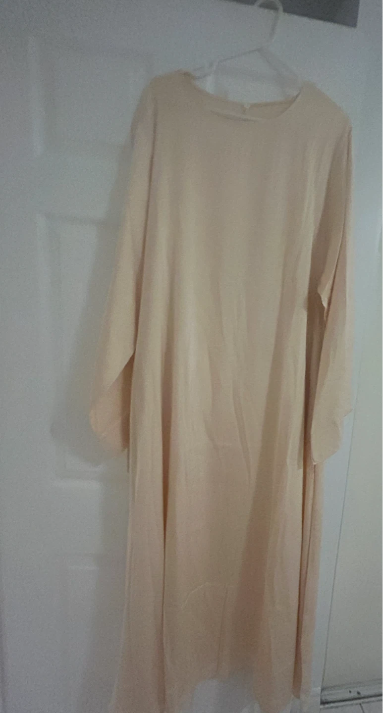 Cream satin abaya with belt - photo 2