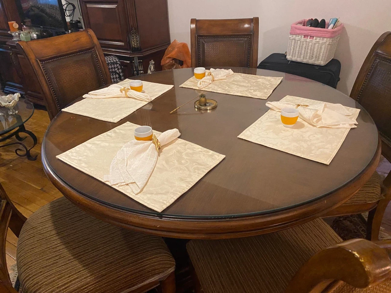 Round Dining Table with 4 Chairs