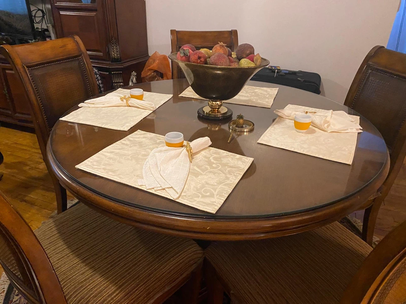 Round Dining Table with 4 Chairs - photo 2