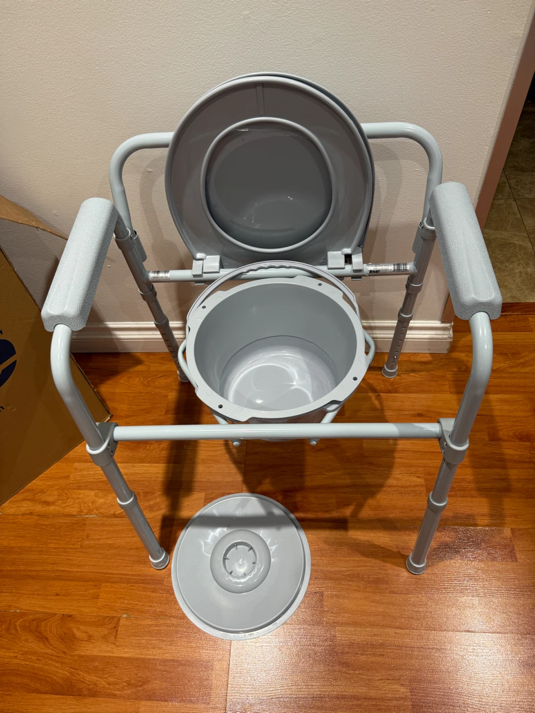 Drive Medical 3-in-1 Bedside Commode Chair - Brand New Open Box - photo 3