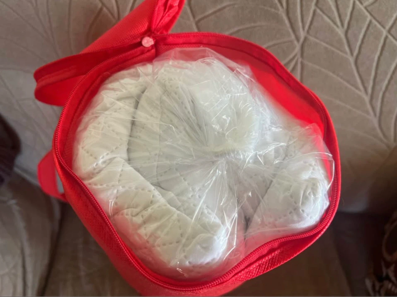 Sleep Country Travel Pillow - photo 2