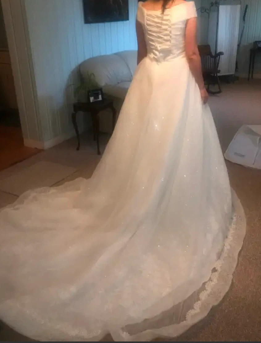 White Ball Gown Wedding Dress - photo 2