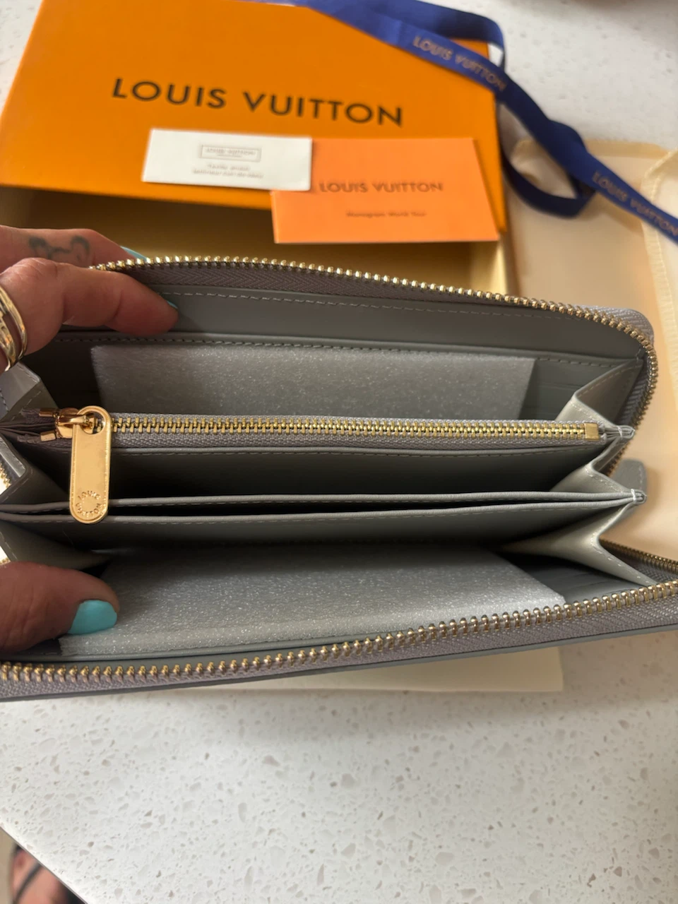 Louis Vuitton Grey Monogram Perforated Zipped Wallet - photo 4