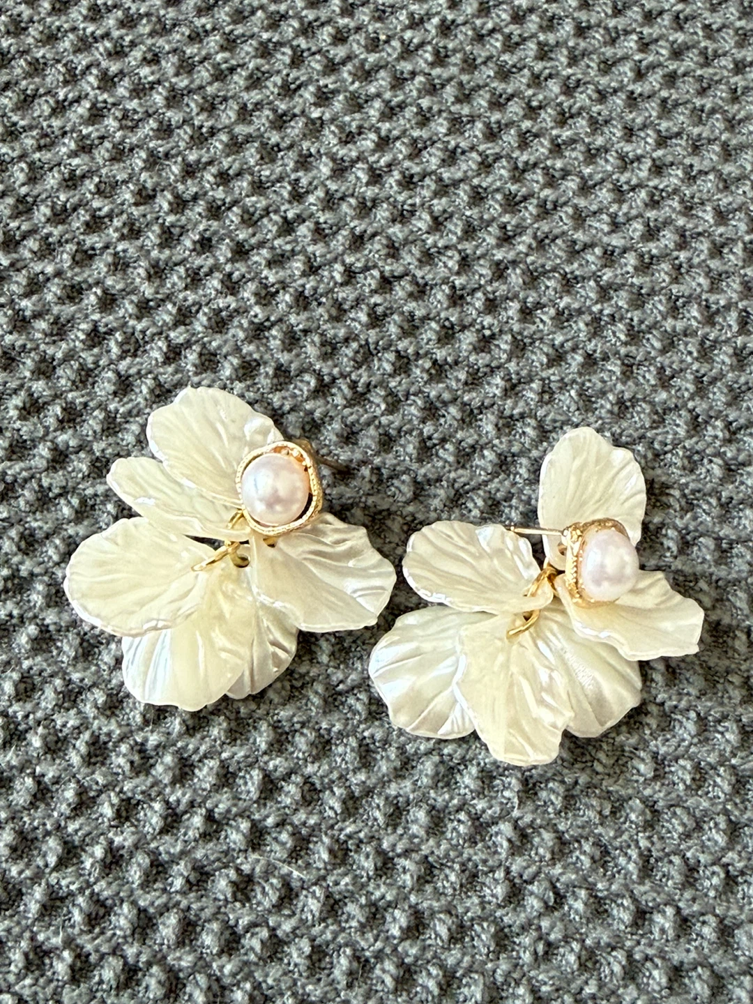Elegant Floral Pearl Earrings