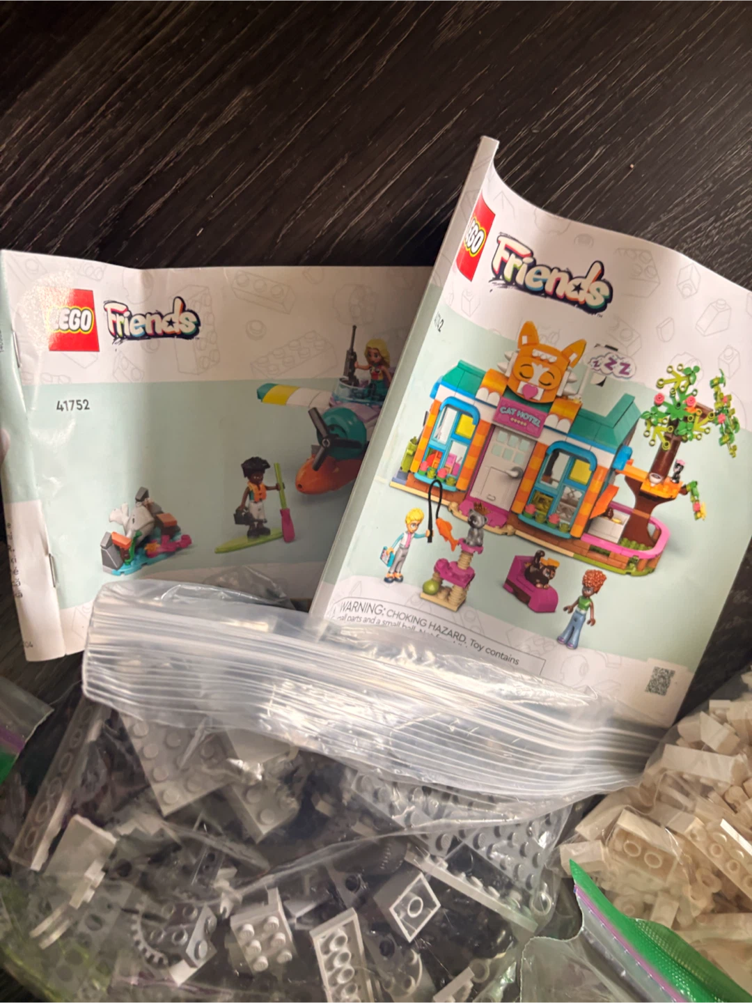 LEGO Friends 41752 Cat Cafe Building Set - photo 3
