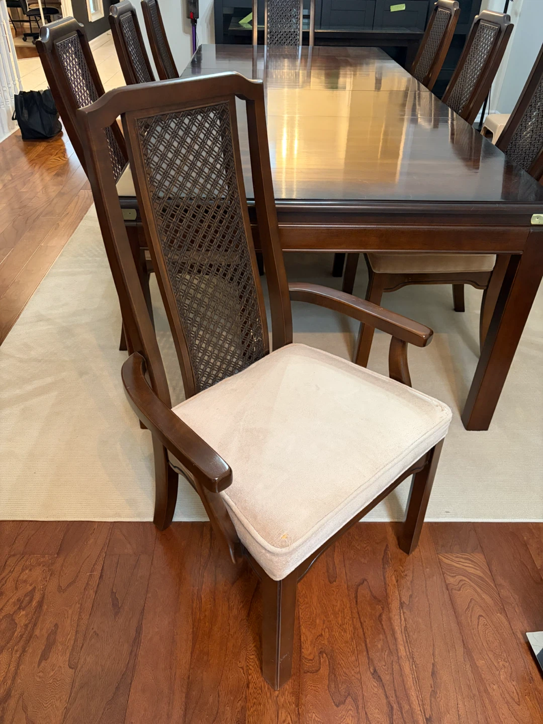 High Quality Dinning Table - photo 2