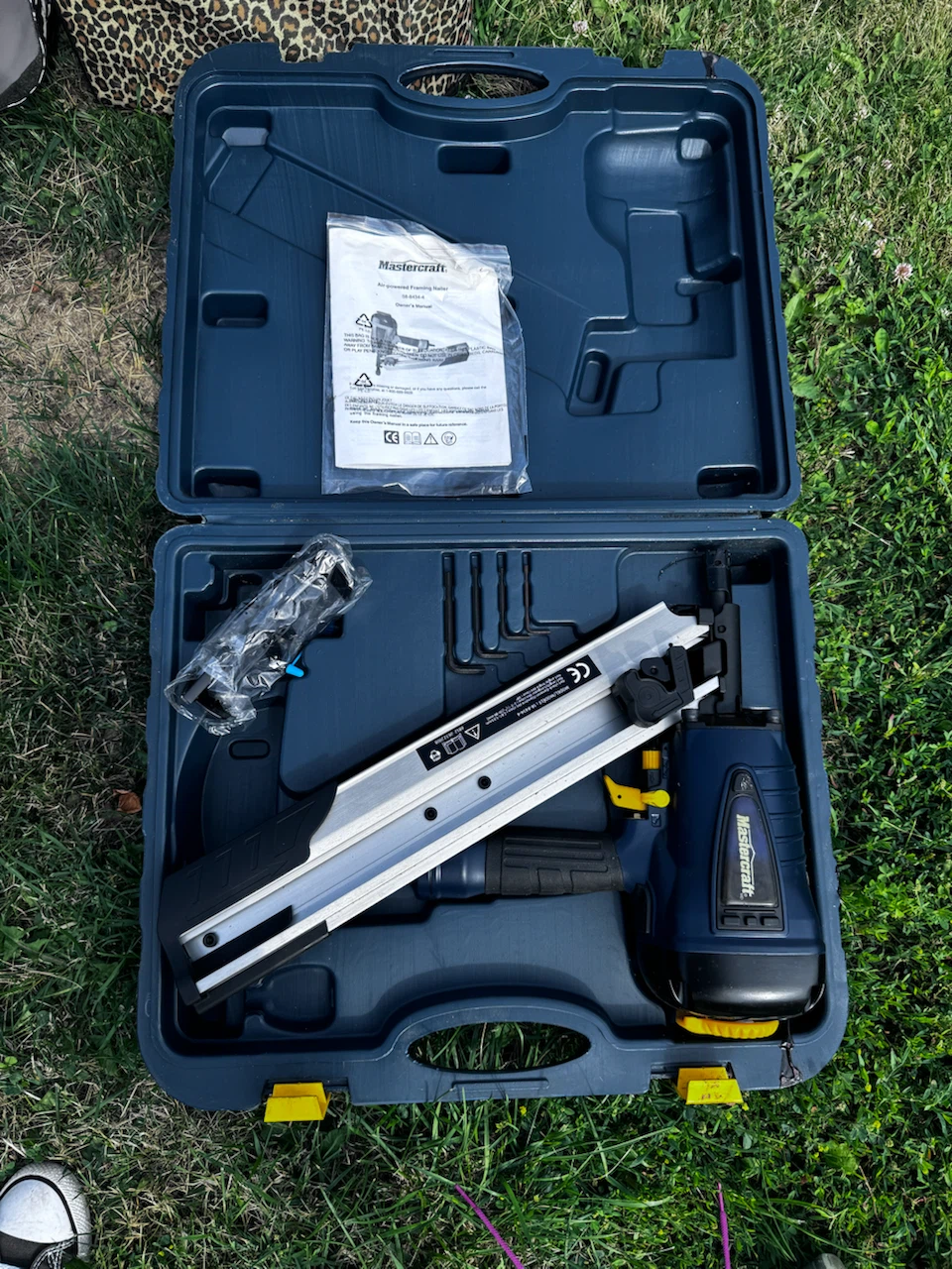 Air powered framing nailer - photo 2