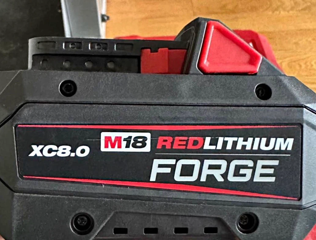 Milwaukee M18 REDLITHIUM FORGE XC8.0 Battery - photo 2