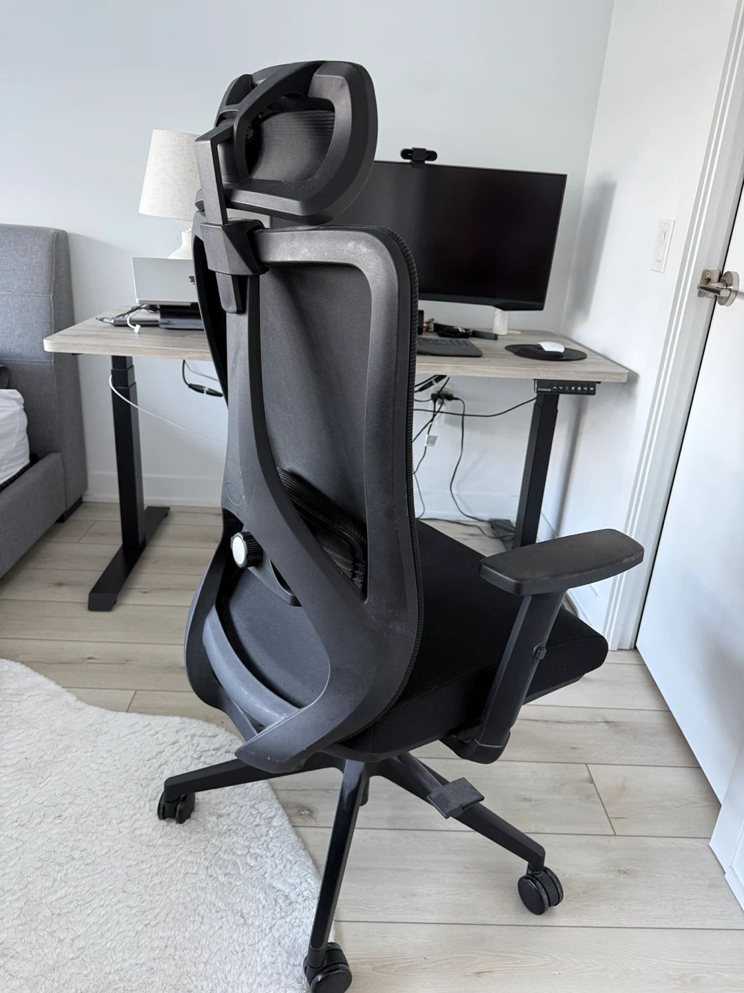 Black Ergonomic Office Chair - photo 2