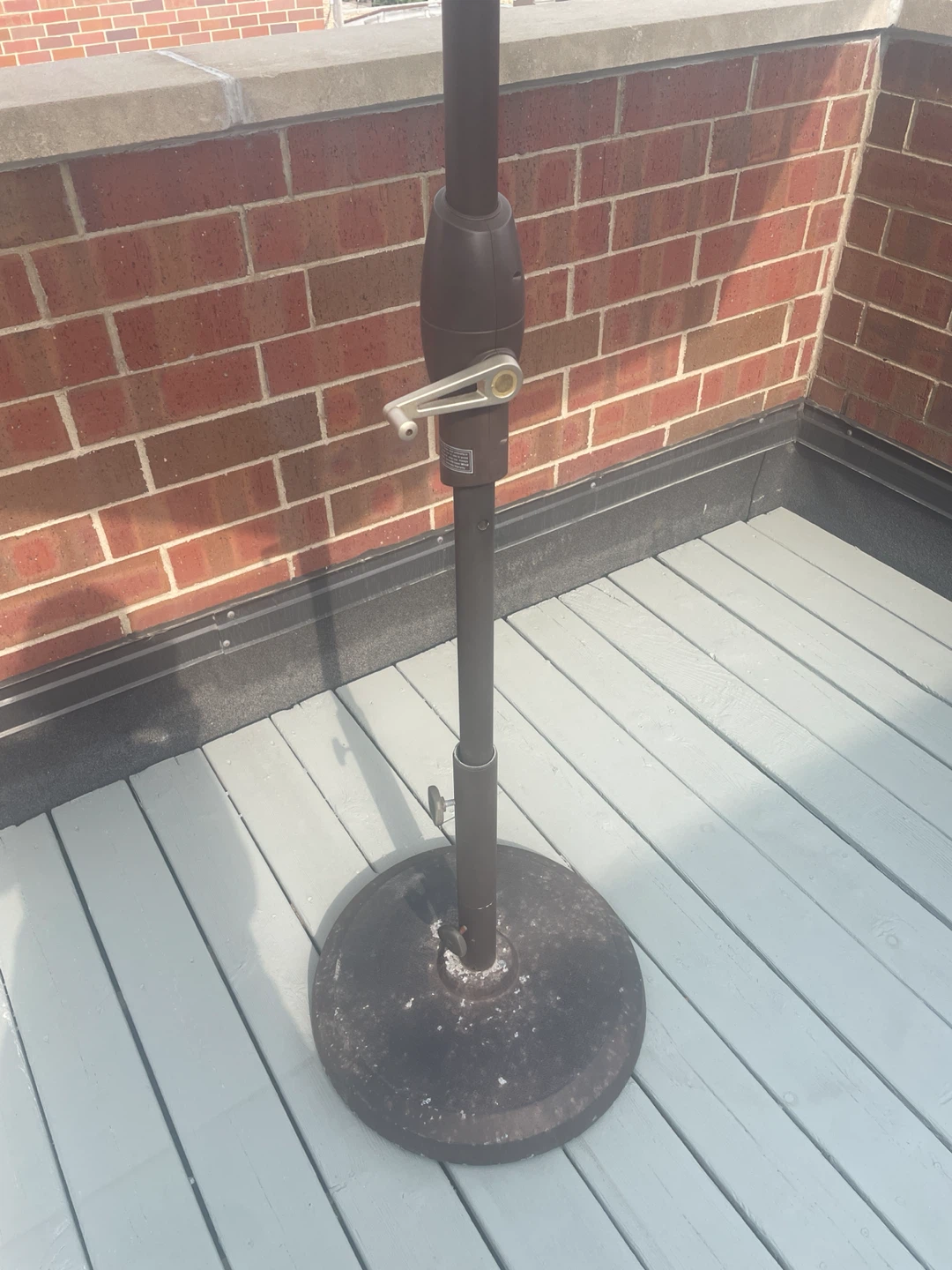 White Patio Umbrella with Base - photo 3