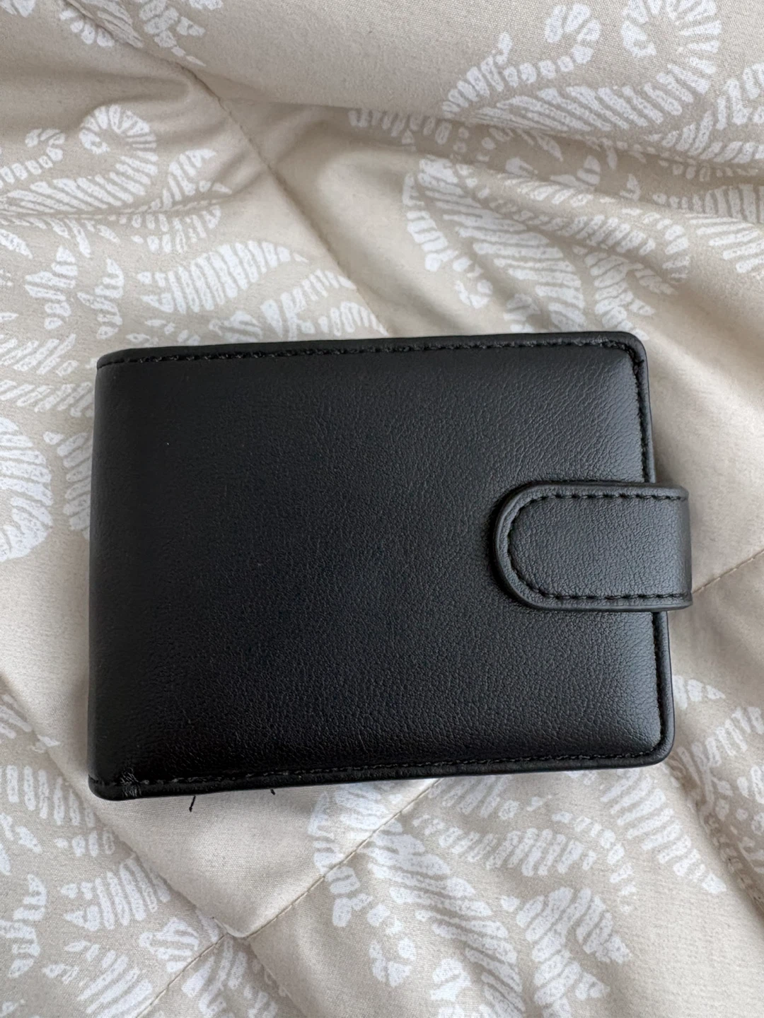 Black Bifold Wallet with Zipper Coin Pocket