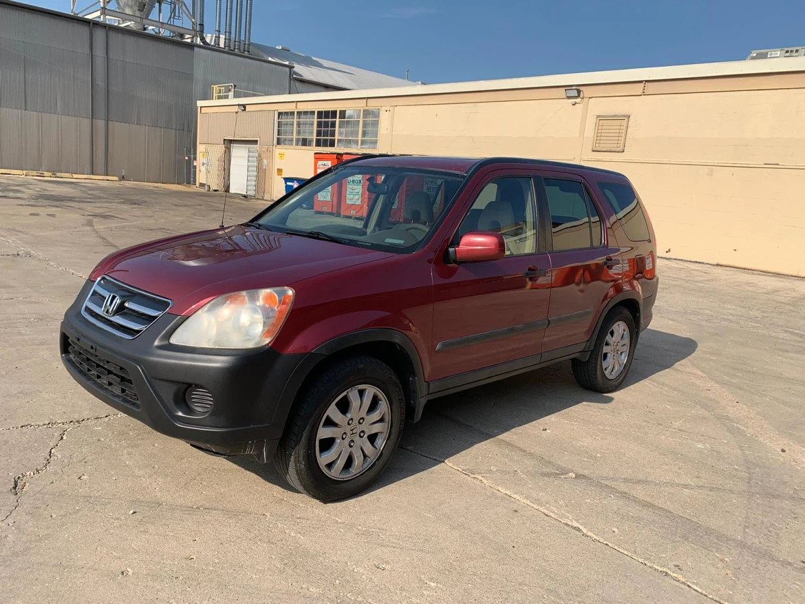2005 Red Honda CR-V SUV con 136 mil millas