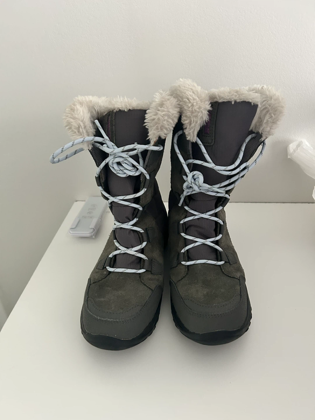 Columbia Women's Boots Size 8.5