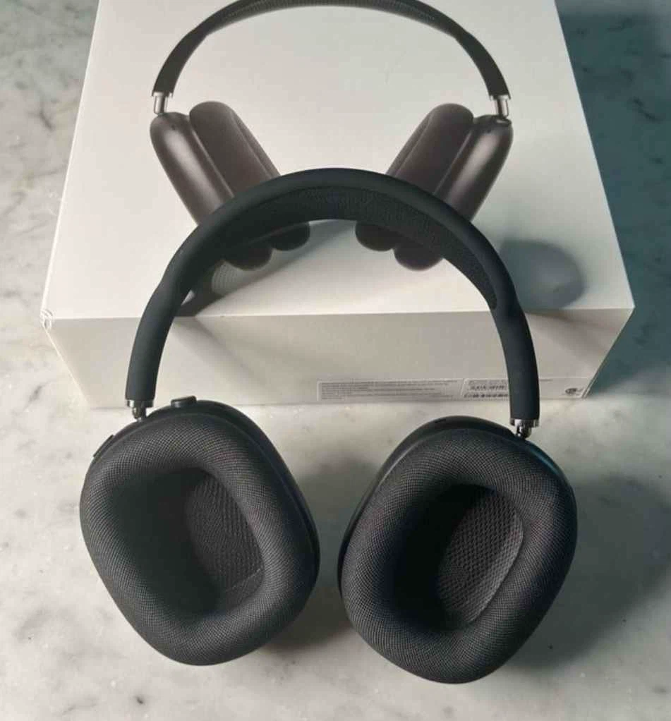 Apple AirPods Max Headphones - Space Grey - photo 2