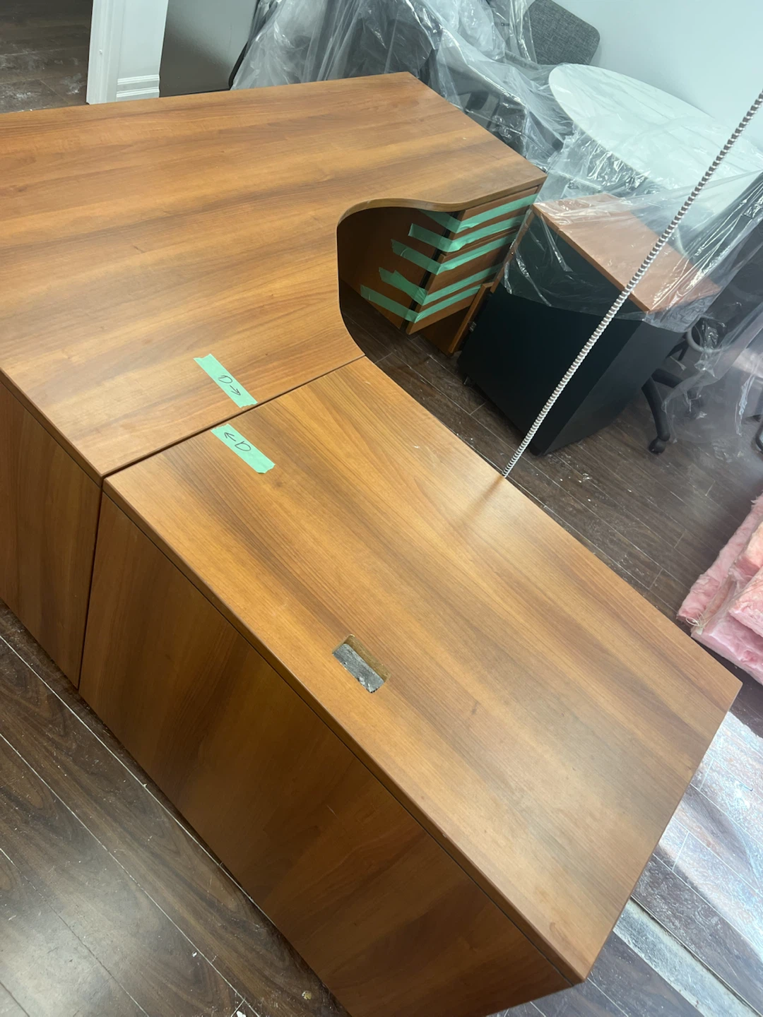 L-Shaped Office Desk - photo 2