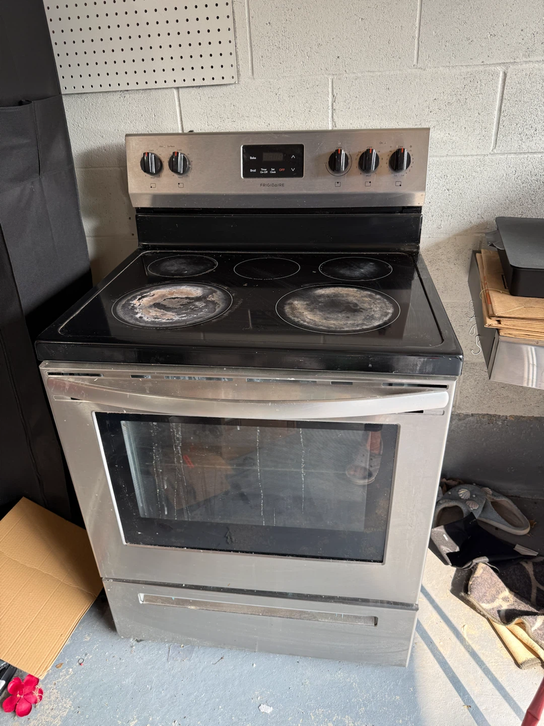 Frigidaire Electric Stove