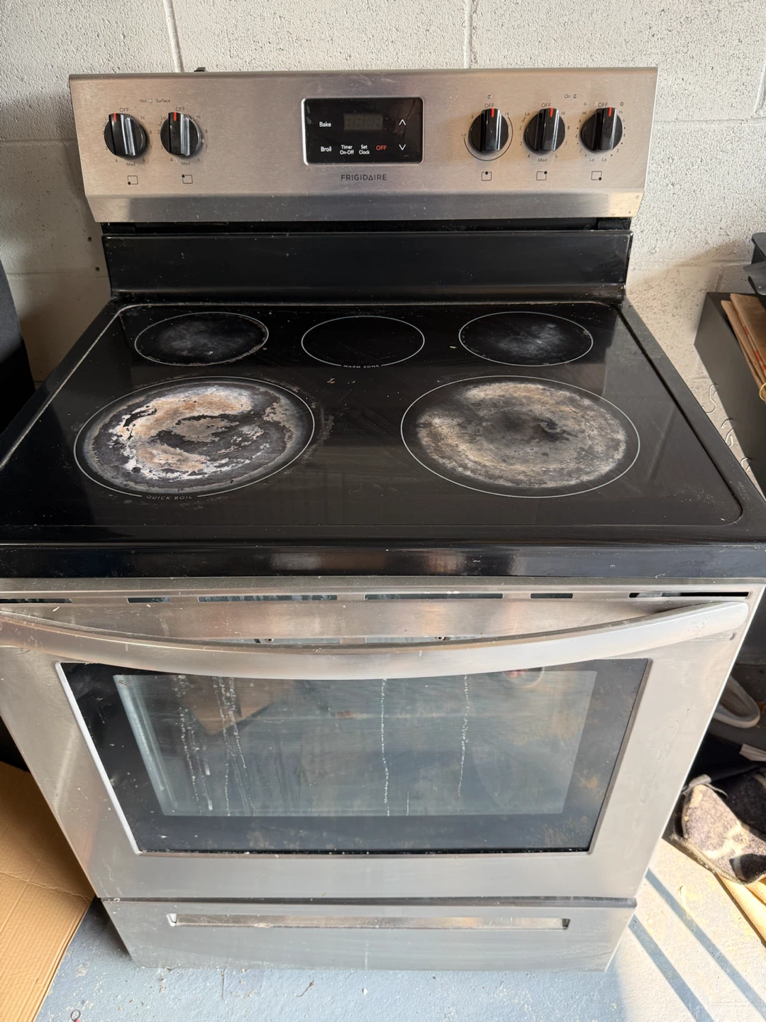 Frigidaire Electric Stove - photo 5