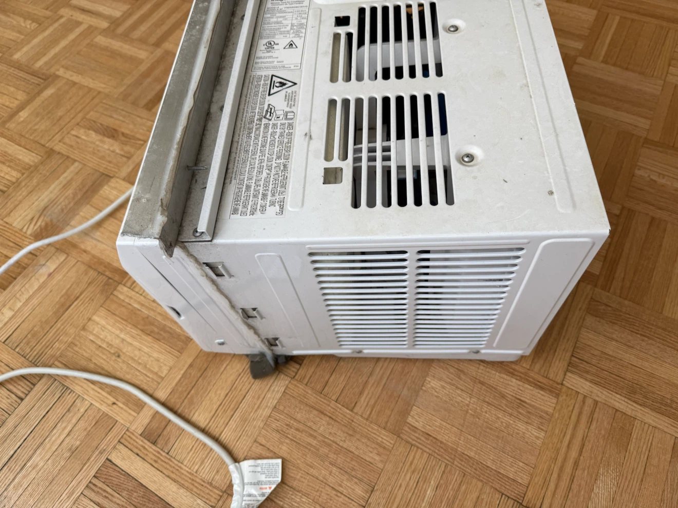 Frigidaire Window Air Conditioner 8000BTU - photo 2