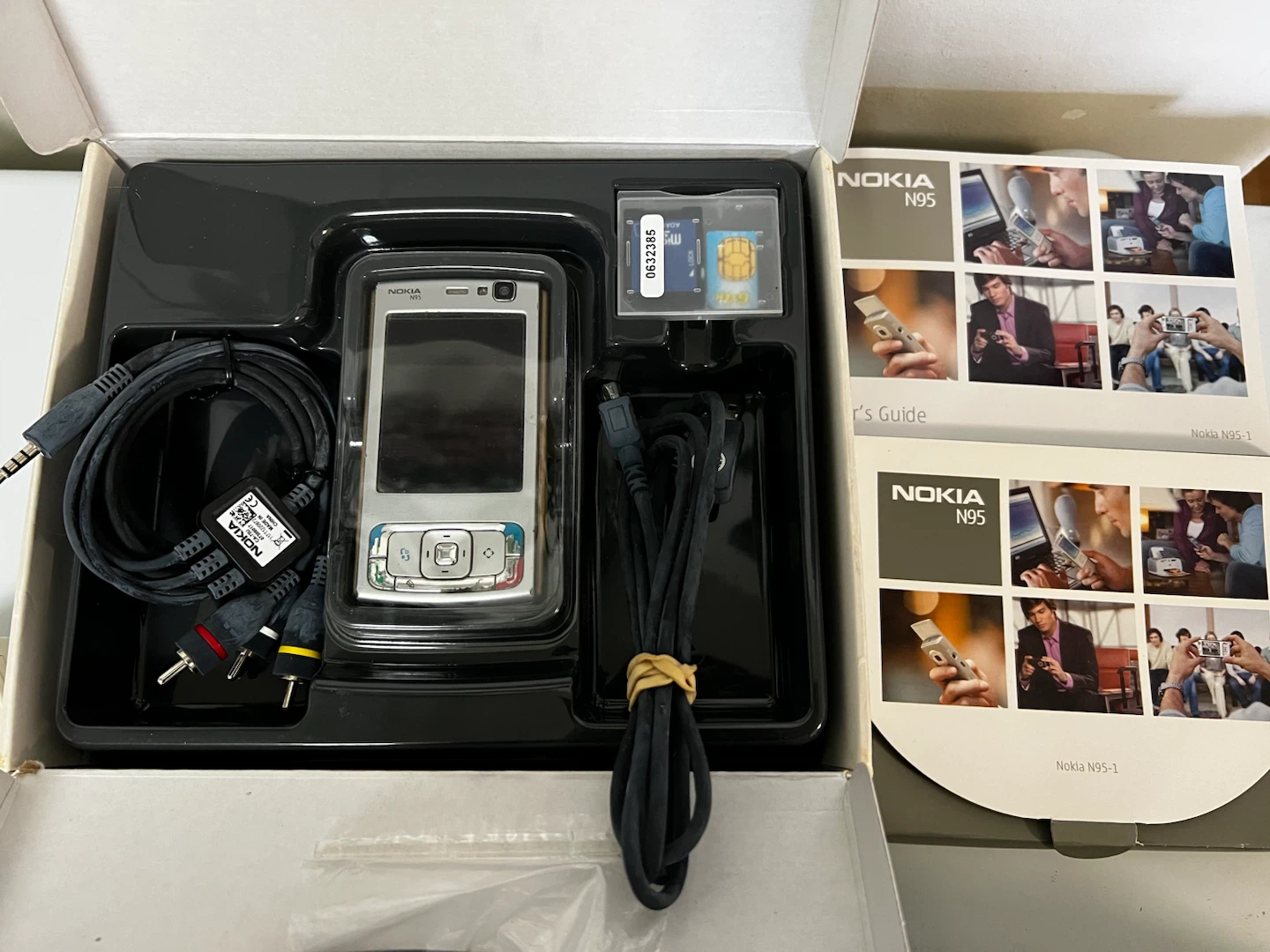 Nokia N95 Nseries Smartphone - photo 2