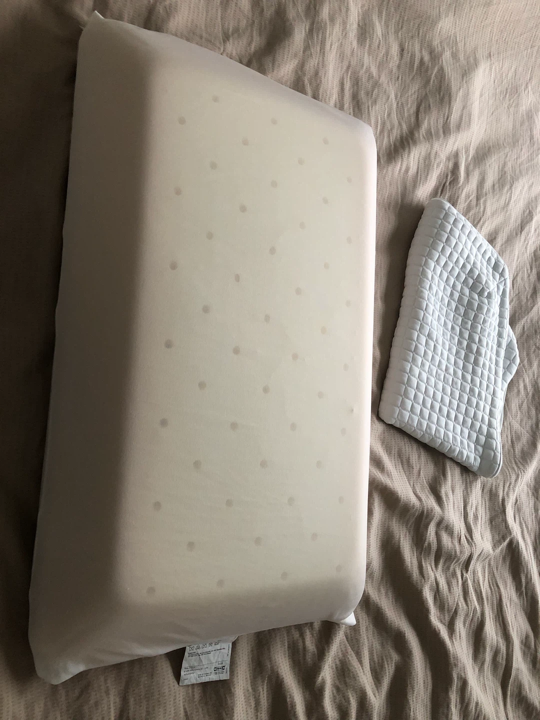 IKEA Ergonomic Memory Foam Pillow - photo 3