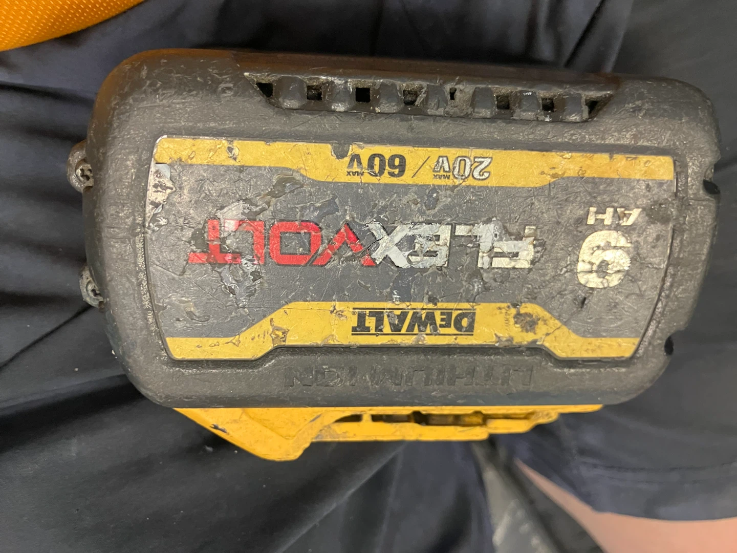 DeWalt FLEXVOLT 20V/60V MAX 9.0 Ah Lithium-Ion Battery - photo 5