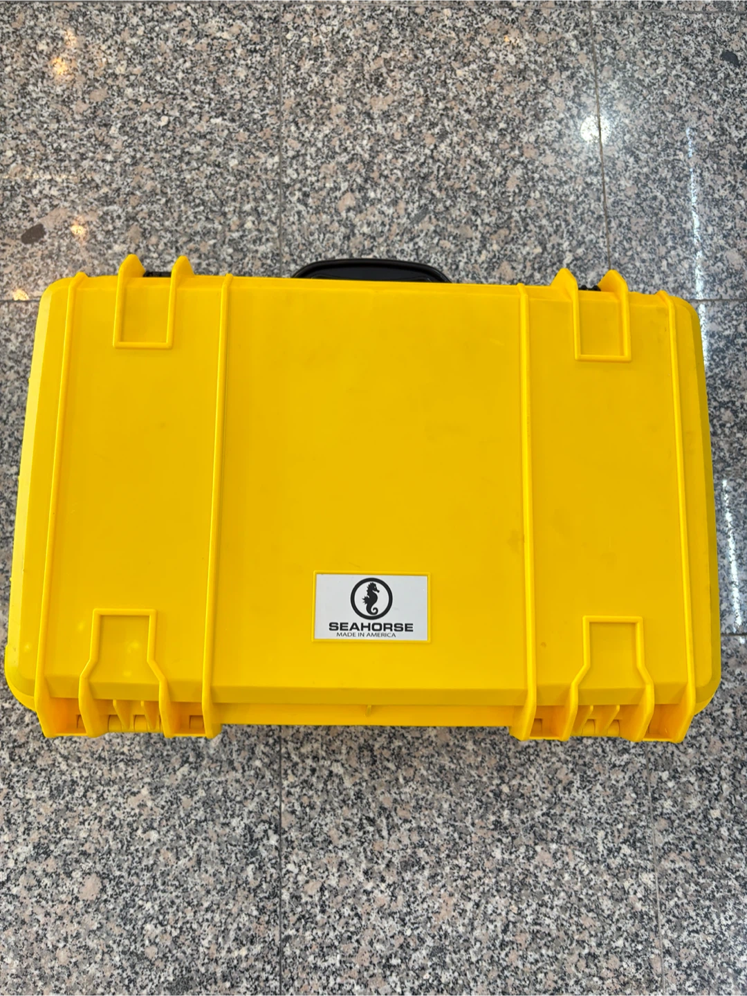 Seahorse Yellow Protective Rolling Case