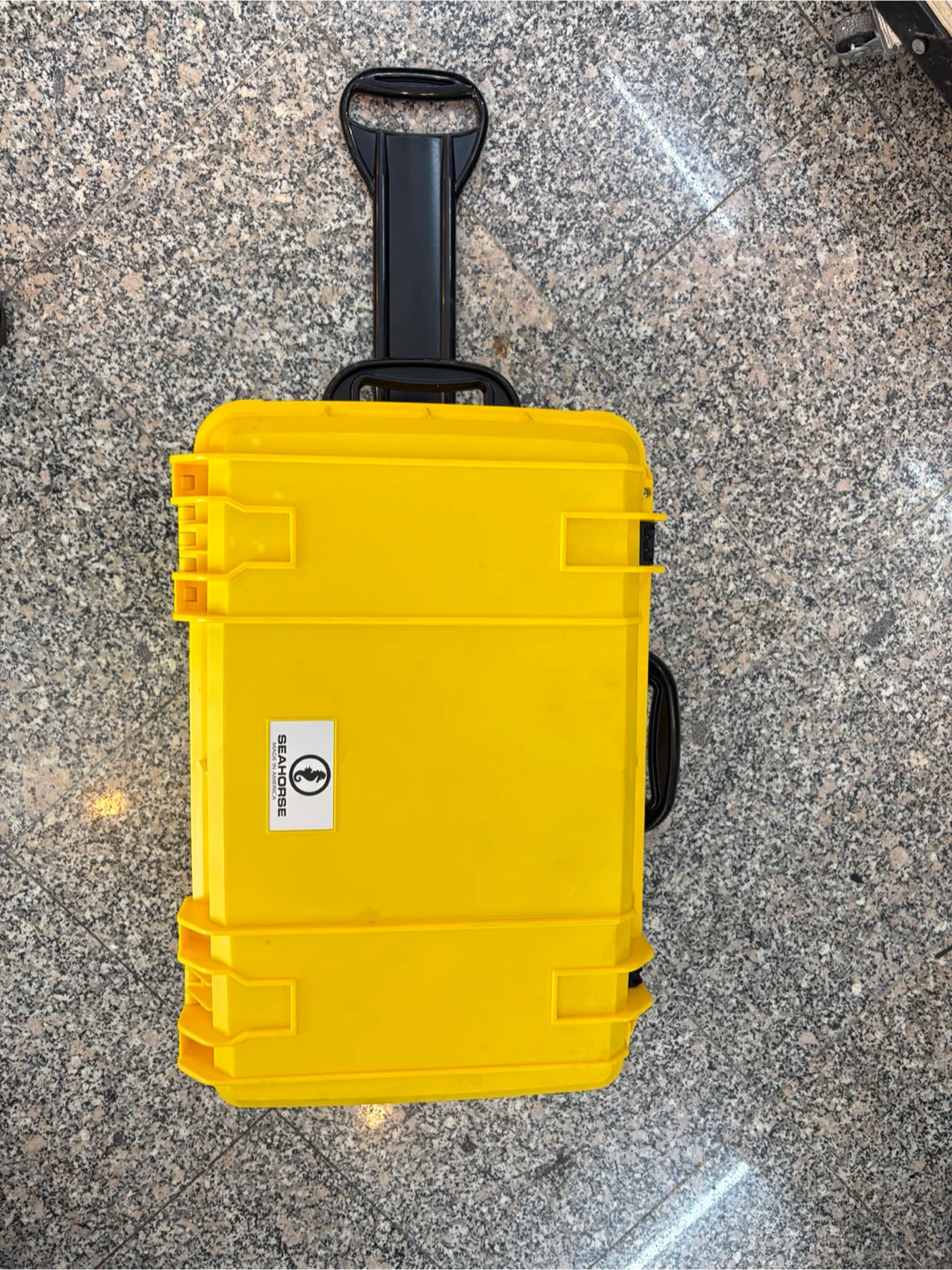 Seahorse Yellow Protective Rolling Case - photo 5