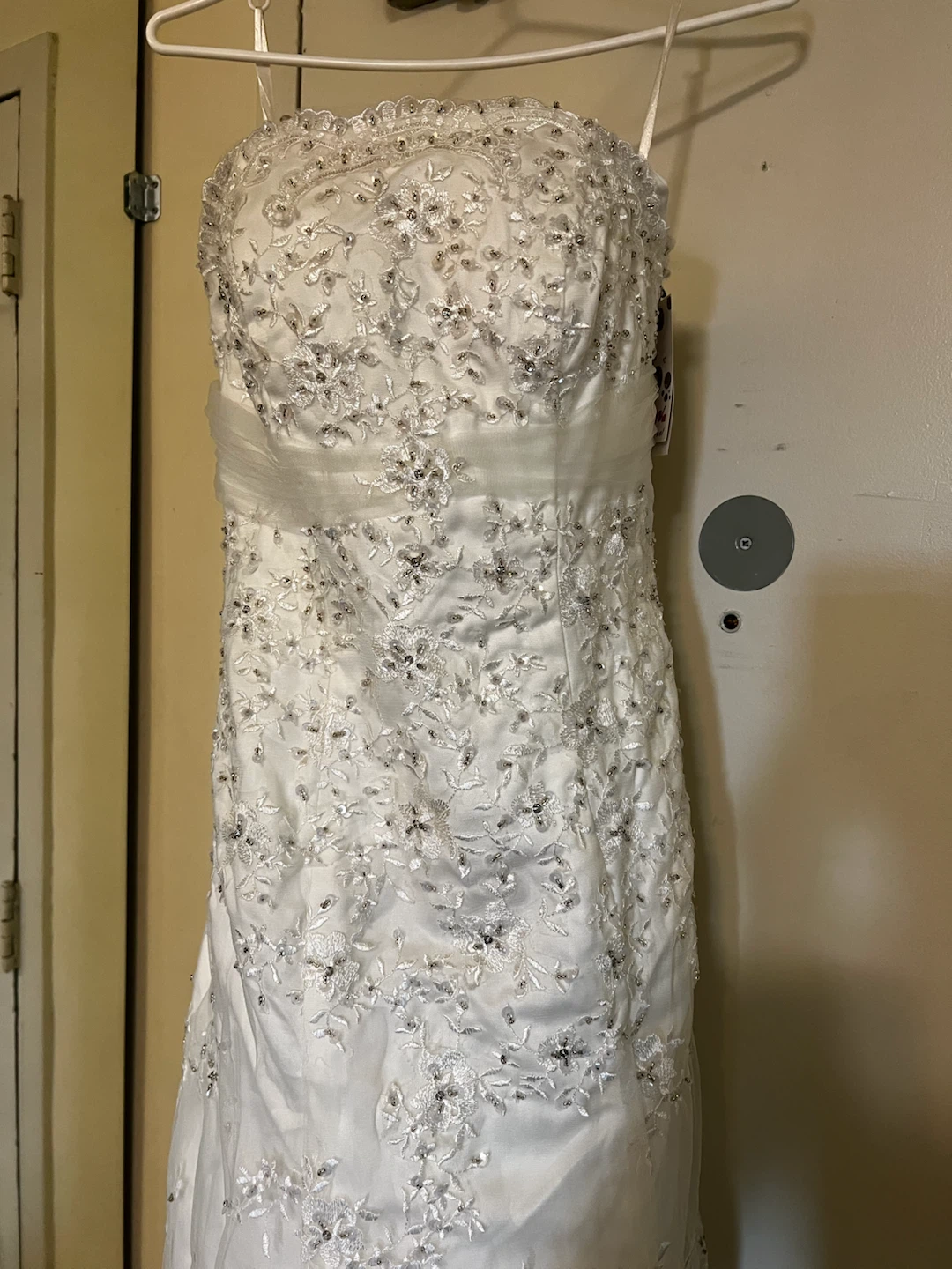 White Beaded Strapless Wedding Dress - photo 3
