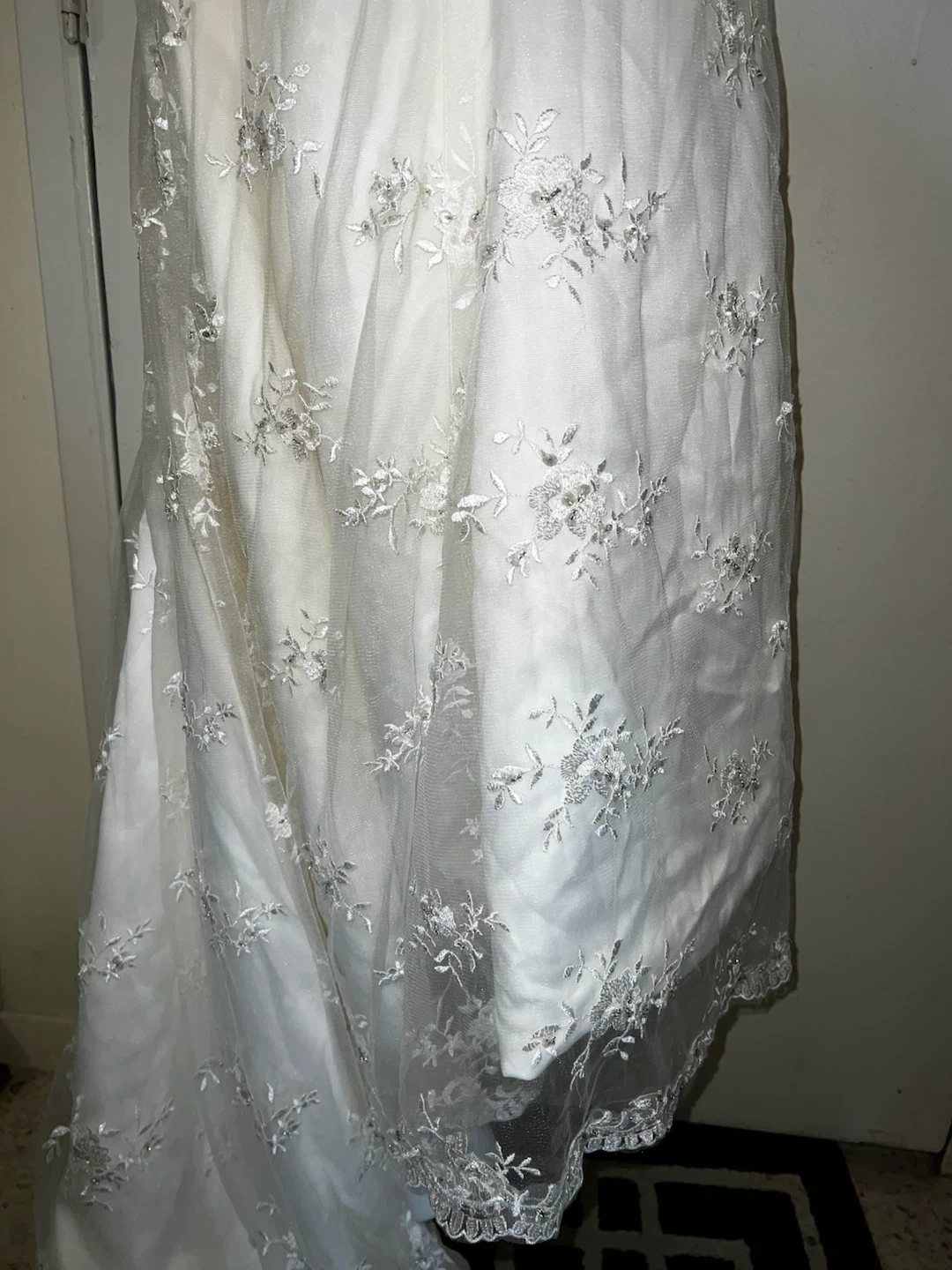 White Beaded Strapless Wedding Dress - photo 5