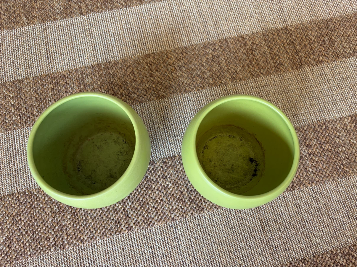 Set of 2 Round Green Planters - photo 2