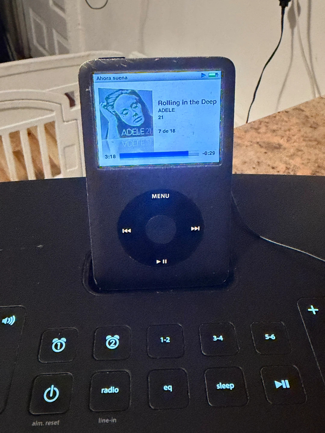 iHome iPod Docking Clock Radio - photo 3