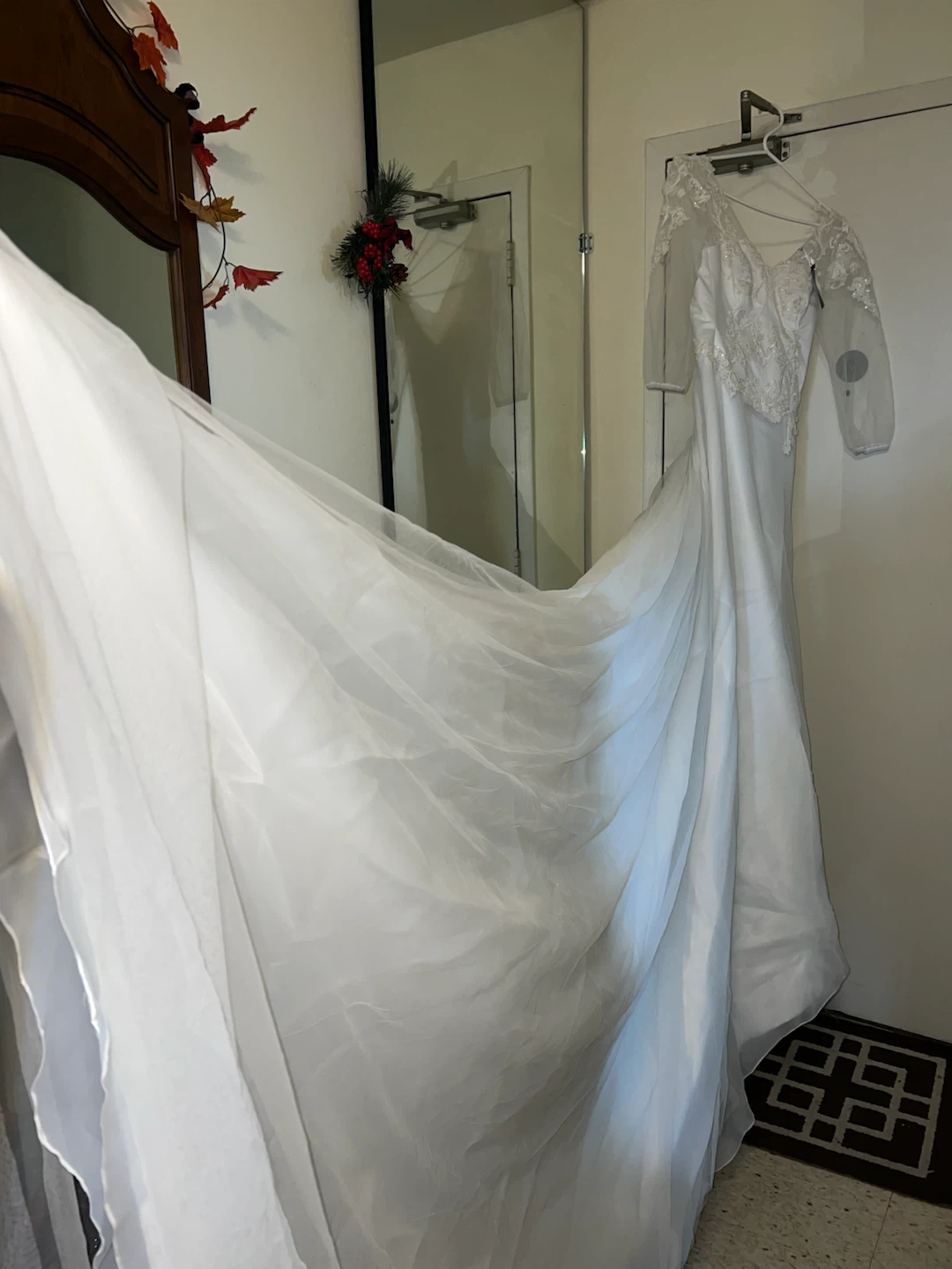 White Wedding Dress with Lace Details - photo 2
